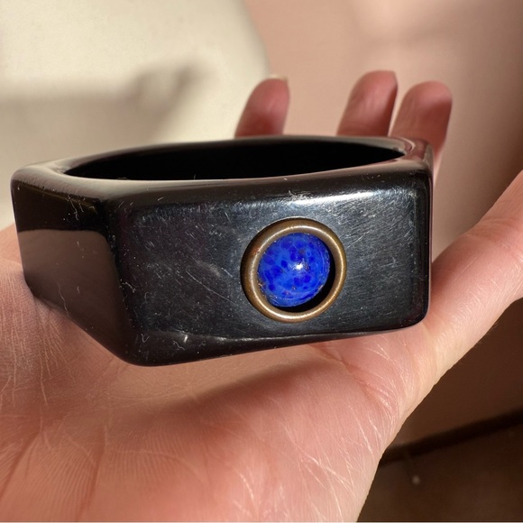 Vintage black Lucite Blue glass Chunky Modernist mod hexagon Bangle Bracelet - Picture 7 of 16